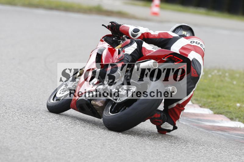 Archiv-2025/09 22.04.2025 Cornu Master School ADR/rot-rouge/27